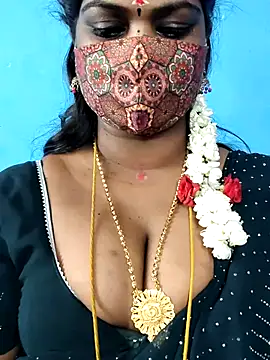Snapshot of mayaa2u chatting on June 9, 2026, 7:25 pm mayaa2u online show from June 9, 2026, 7:25 pm