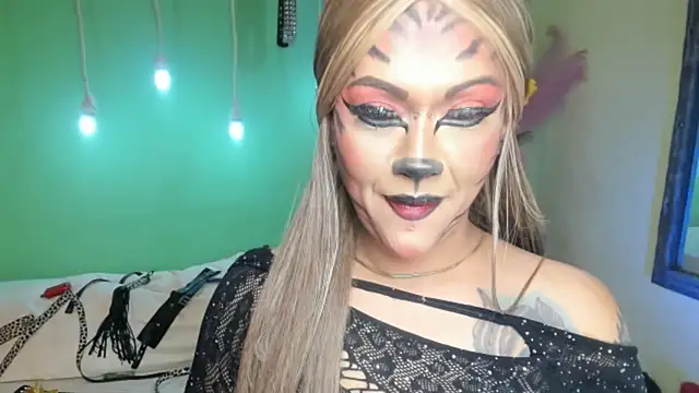 angelina james  online show from October 13, 2025, 3:56 pm