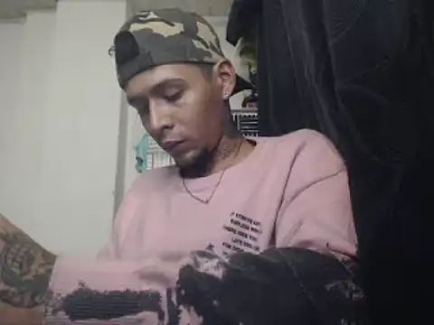 RickyGrey77 online show from January 4, 2025, 1:52 am