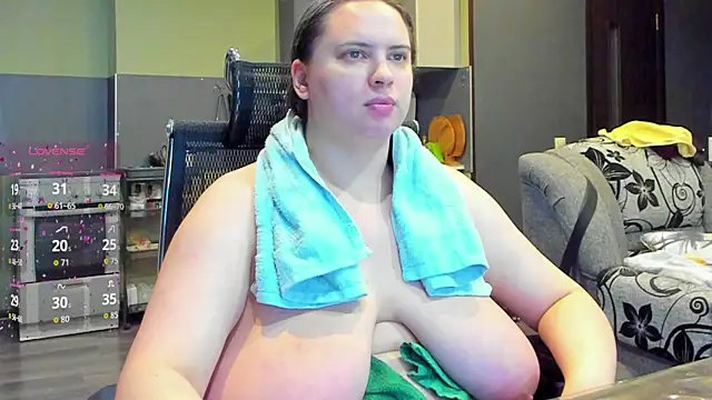 1lindsey1 online show from October 10, 2025, 1:04 am