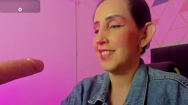 jadde13  online show from November 6, 2025, 8:54 pm