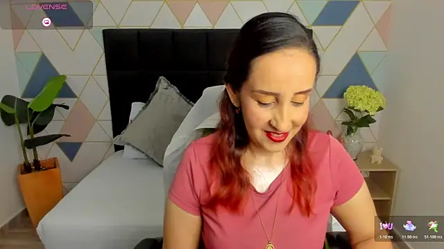 jadde13  online show from November 12, 2025, 8:52 pm