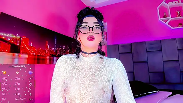 Saamanthaa11 online show from April 8, 2026, 5:18 am