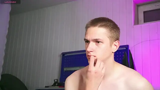 dustyn fox online show from October 2, 2025, 4:36 pm