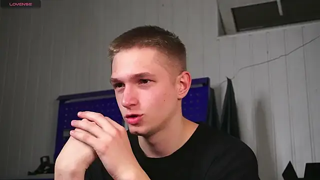 dustyn fox online show from October 30, 2025, 3:35 pm