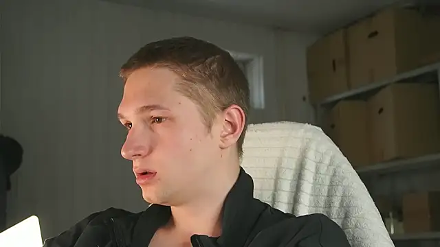 dustyn fox online show from April 24, 2026, 10:07 am