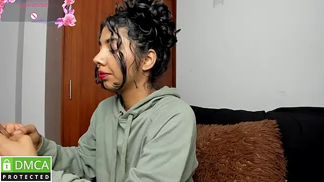 jasmine bunny  online show from February 17, 2025, 11:13 am