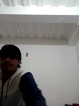 Snapshot of Leandona chatting on November 3, 2025, 3:46 pm Leandona online show from November 3, 2025, 3:46 pm