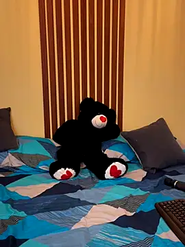  Shara Handal  online show from October 25, 2025, 10:23 am