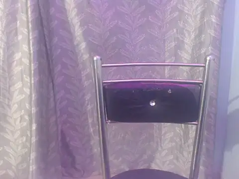 cute-priy online show from September 18, 2025, 5:42 am