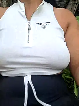 sexy-latin10 online show from March 21, 2025, 8:40 pm