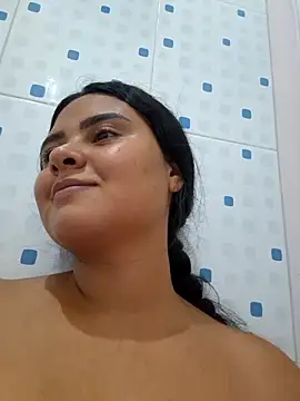 sexy-latin10 online show from October 28, 2025, 9:39 pm