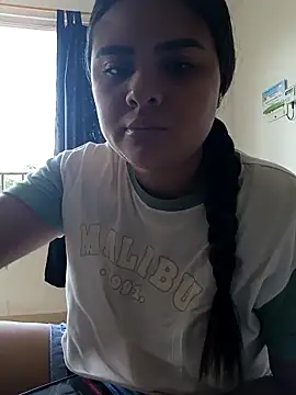 sexy-latin10 online show from April 23, 2026, 1:24 pm