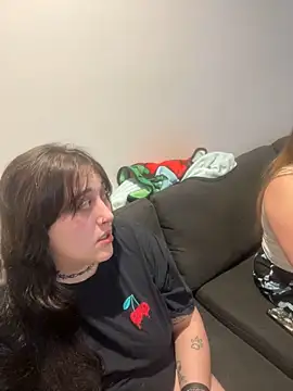 ThicBunz online show from March 18, 2025, 1:21 am