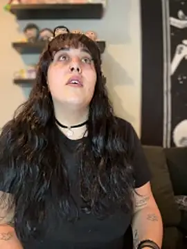 ThicBunz online show from November 17, 2025, 5:52 pm