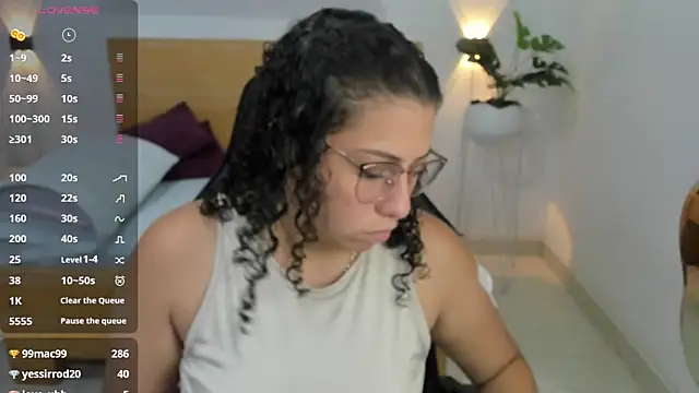 aixa 15 online show from December 17, 2024, 5:47 pm