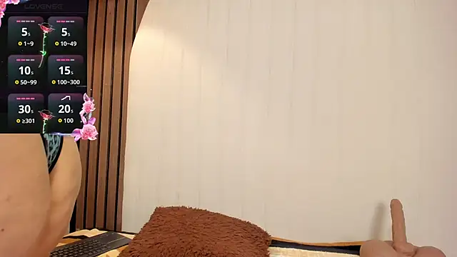 janecullen online show from February 9, 2026, 3:43 am