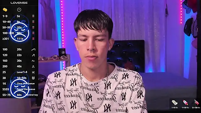 Snapshot of DominicPrince chatting on December 12, 2024, 1:32 am DominicPrince online show from December 12, 2024, 1:32 am