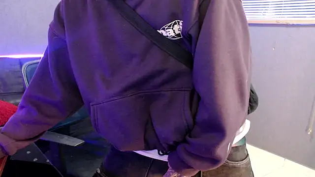 Andy bapho online show from September 18, 2025, 2:08 pm