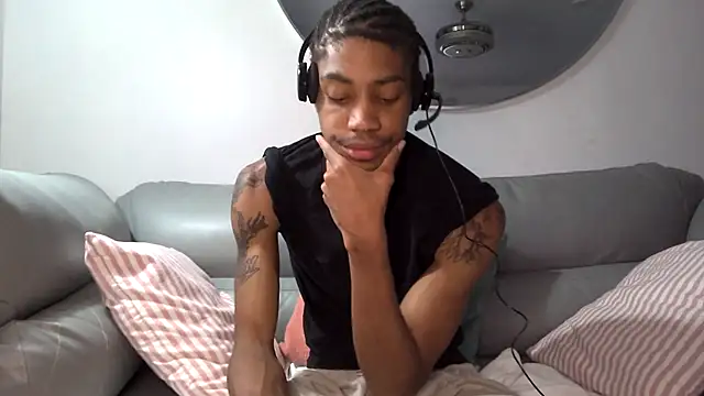 Skinnyblackman online show from October 6, 2025, 10:18 pm