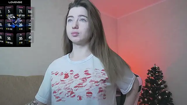 Snapshot of Luxuryalma chatting on December 15, 2025, 5:55 am Luxuryalma online show from December 15, 2025, 5:55 am