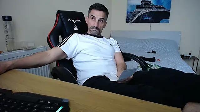 amydamarw online show from April 21, 2026, 3:28 pm