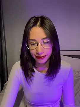 Sophiehii online show from December 28, 2024, 1:17 pm