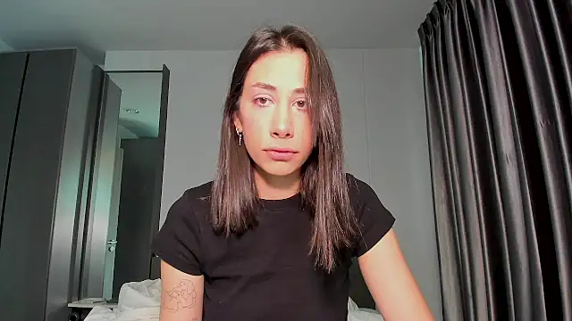 Sophiehii online show from January 14, 2025, 5:51 am