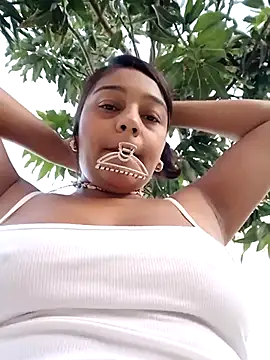 anaesca online show from February 14, 2025, 11:42 am