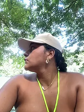 anaesca online show from November 3, 2025, 2:29 pm