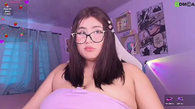 Snapshot of juli_juliana chatting on June 13, 2026, 7:34 pm juli juliana online show from June 13, 2026, 7:34 pm