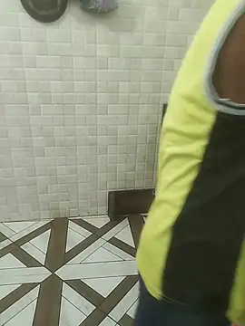 Snapshot of desihulk90 chatting on September 18, 2025, 5:31 am desihulk90 online show from September 18, 2025, 5:31 am