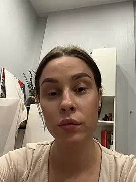 MiaNell online show from April 5, 2026, 10:29 pm