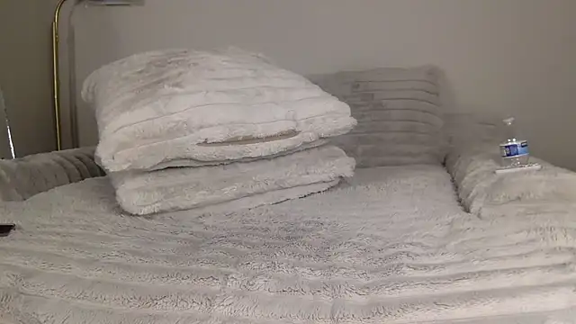 deliciousdearra69 online show from September 23, 2025, 1:58 pm