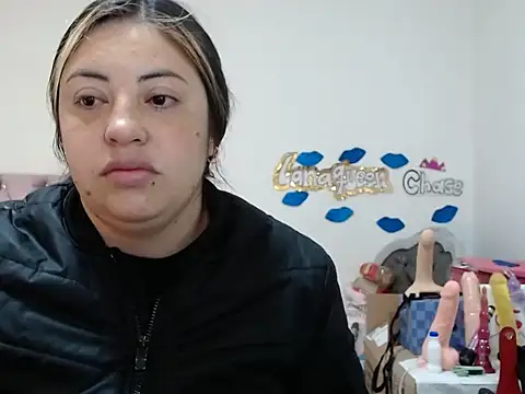 lanaqueen699 online show from February 5, 2025, 12:06 pm