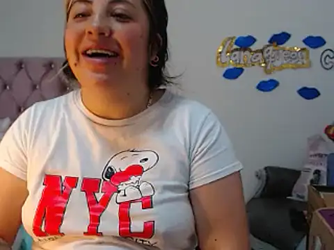 lanaqueen699 online show from February 13, 2025, 3:56 pm