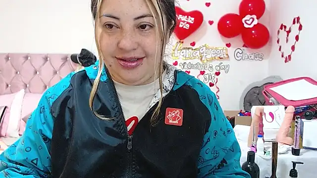 lanaqueen699 online show from February 27, 2025, 12:23 pm