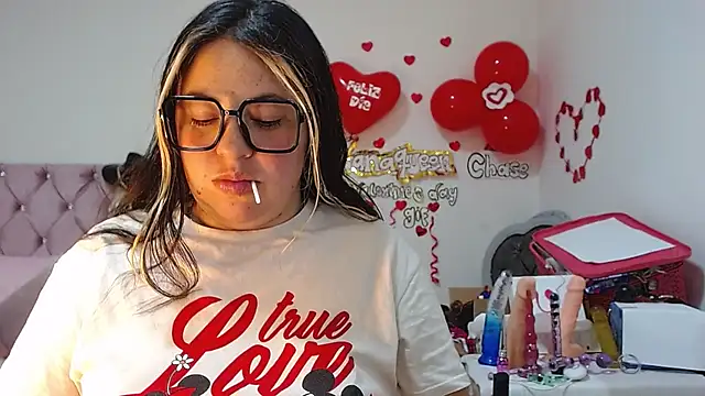 lanaqueen699 online show from February 27, 2025, 6:31 pm