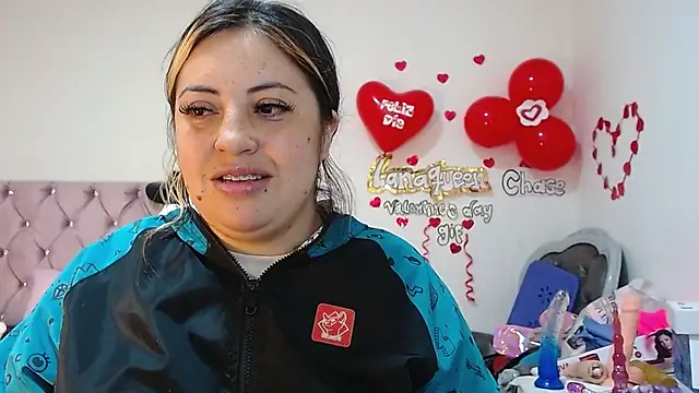 lanaqueen699 online show from February 28, 2025, 6:52 pm