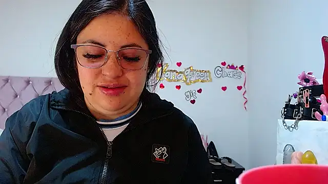 lanaqueen699 online show from September 16, 2025, 12:17 pm