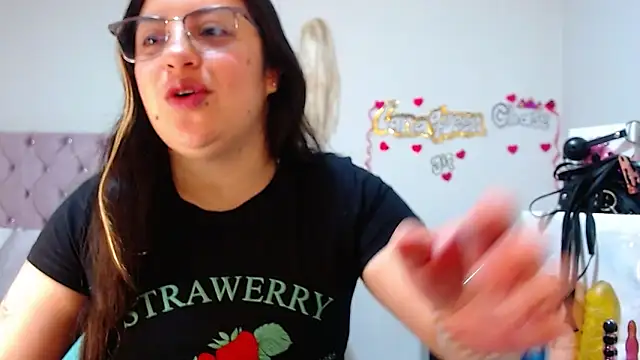 lanaqueen699 online show from September 25, 2025, 12:20 pm