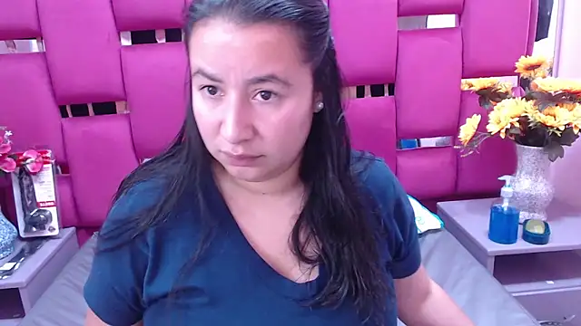 NaomyPrinces online show from January 8, 2025, 1:31 pm