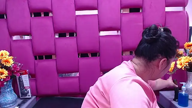 NaomyPrinces online show from January 9, 2025, 1:35 pm