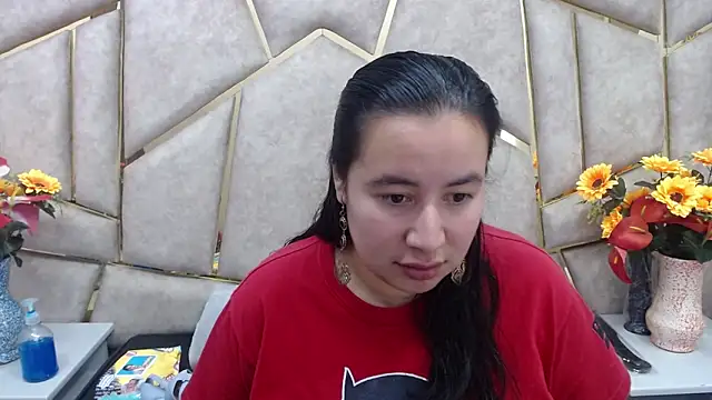 NaomyPrinces online show from February 13, 2025, 1:37 pm