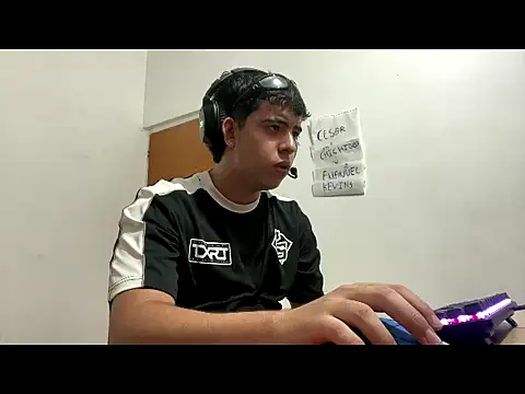 Rxbgran online show from November 26, 2025, 4:46 am