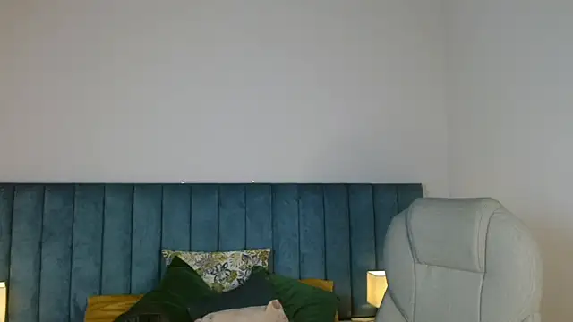 april bunnyy online show from March 19, 2025, 1:43 am