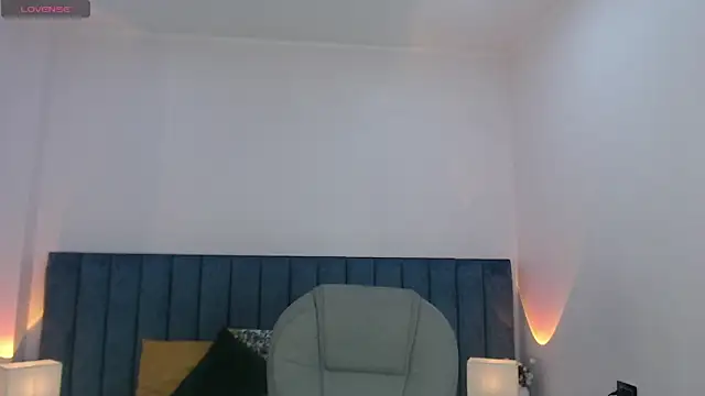 april bunnyy online show from April 21, 2026, 1:42 am