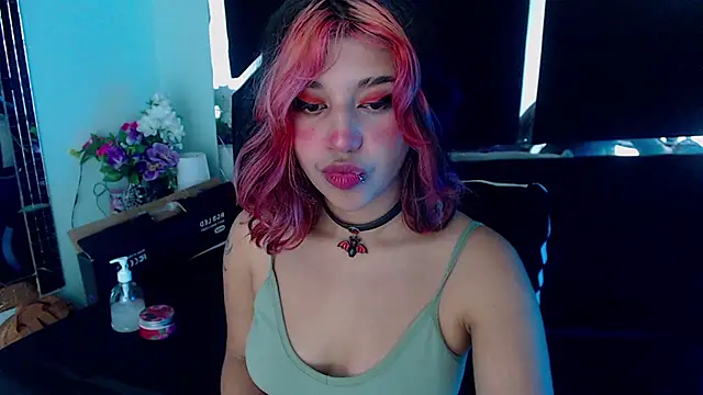 UnderBaby  online show from January 13, 2025, 8:15 pm