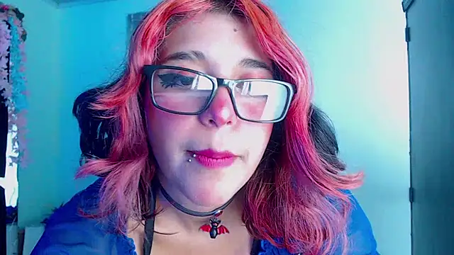 UnderBaby  online show from January 17, 2025, 8:11 pm