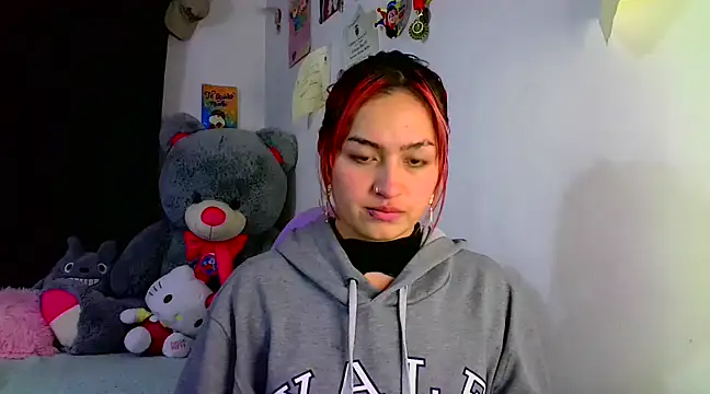 lucycherry   online show from March 7, 2025, 4:02 am